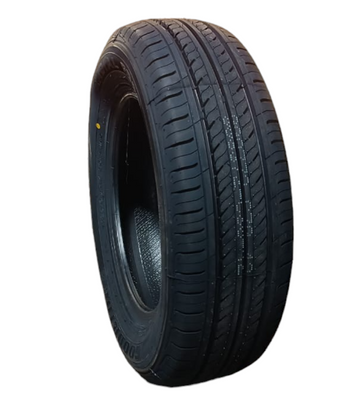 Neumático Goodride RP28 215/65R16 98H. Imagen referencial; llanta no incluida.