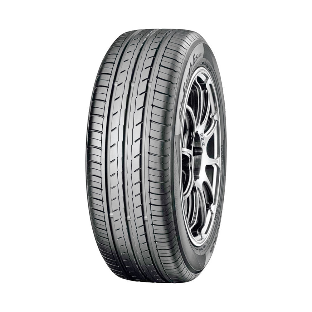 Neumático Yokohama ES32 195/55R16 87V. Imagen referencial; llanta no incluida.