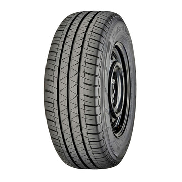 Neumático Yokohama RY55 195/70R15C 104S. Imagen referencial; llanta no incluida.