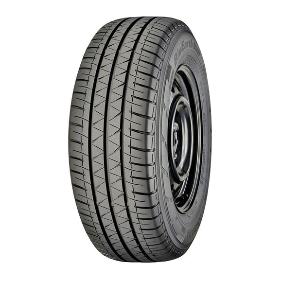 Neumático Yokohama RY55 195/70R15C 104S. Imagen referencial; llanta no incluida.
