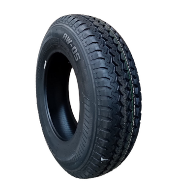 Neumático Roadwing RW-05 195/70R15C 104/102R. Imagen referencial; llanta no incluida.