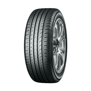 Neumático Yokohama AE51-GT 205/55R16 94V. Imagen referencial; llanta no incluida.