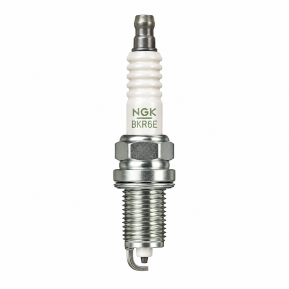 Imagen referencial de Bujías NGK BKR6E, pack de 4. Producto centrado sobre fondo blanco.