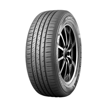 Neumático Kumho ES31 195/65R15 91T. Imagen referencial; llanta no incluida.
