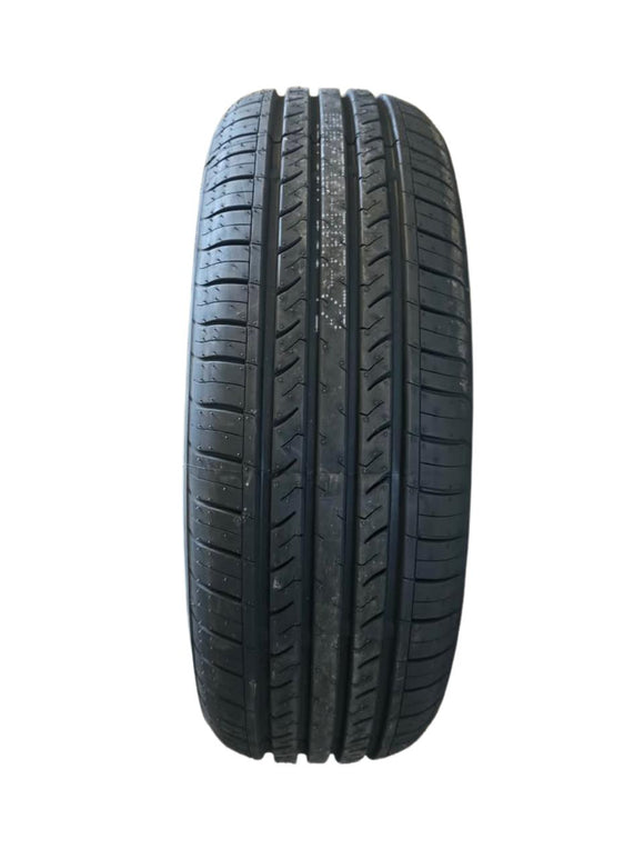 Neumático Goodride G-118 205/60R16 92V. Imagen referencial; llanta no incluida.