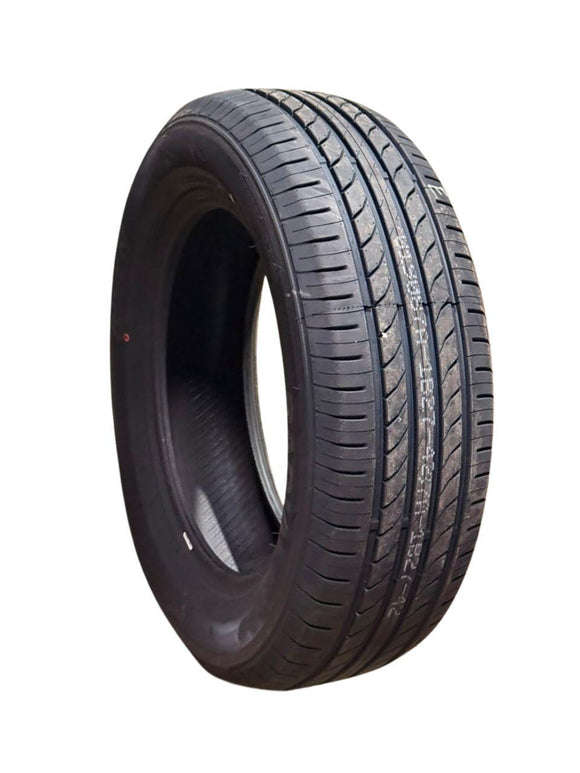 Neumático Risen RP68 225/60R17 99H. Imagen referencial; llanta no incluida.