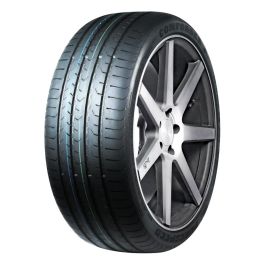 Neumático Comforser Purespeed 215/50R17 95W. Imagen referencial; llanta no incluida.